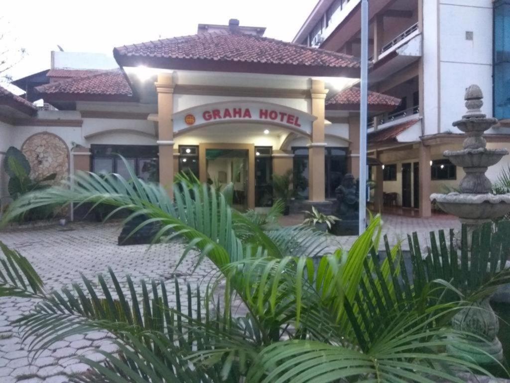 Graha Hotel Sragen Eksteriør billede