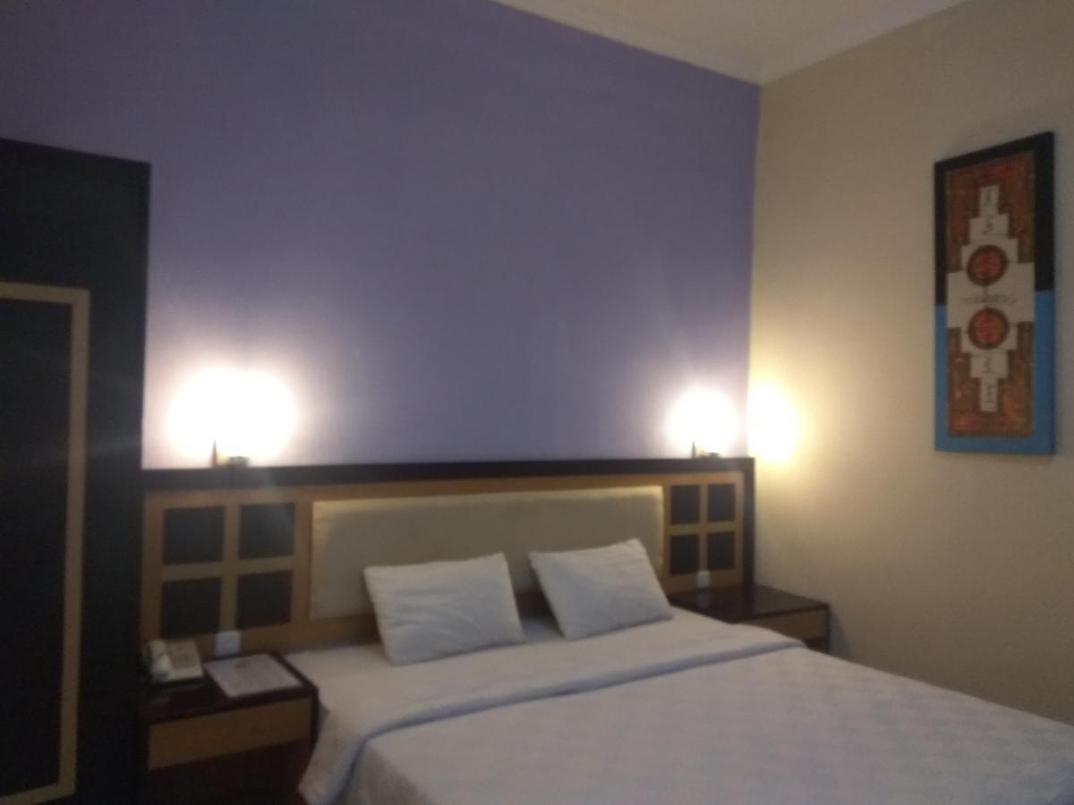 Graha Hotel Sragen Eksteriør billede